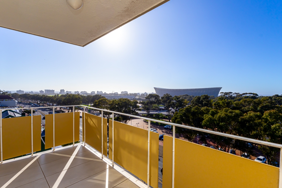 To Let 2 Bedroom Property for Rent in Green Point Western Cape